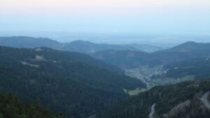 Dieses Bild zeigt eine Webcam-Aufnahme vom Achertal, aufgenommen am Dienstag, den 03.03.2026 um 07:10 Uhr. Die Temperatur betrug 7.2°C.