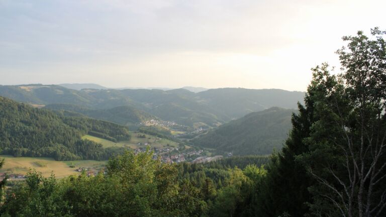 Dieses Bild zeigt eine Webcam-Aufnahme vom Achertal, aufgenommen am Montag, den 10.08.2026 um 20:10 Uhr. Die Temperatur betrug 26.5°C.