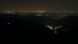 Dieses Bild zeigt eine Webcam-Aufnahme vom Achertal, aufgenommen am Mittwoch, den 18.03.2026 um 23:30 Uhr. Die Temperatur betrug 3°C.