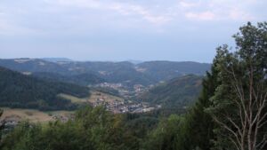 Dieses Bild zeigt eine Webcam-Aufnahme vom Achertal, aufgenommen am Samstag, den 15.08.2026 um 06:10 Uhr. Die Temperatur betrug 26.5°C.
