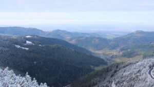 Dieses Bild zeigt eine Webcam-Aufnahme vom Achertal, aufgenommen am Donnerstag, den 27.11.2025 um 10:30 Uhr. Die Temperatur betrug -2.4°C.