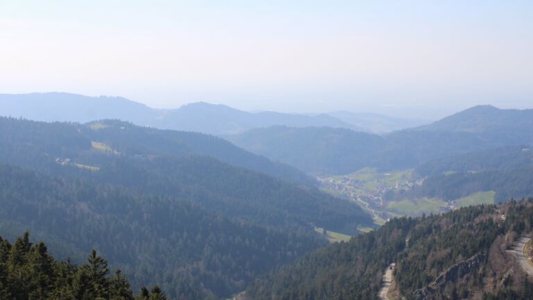 Dieses Bild zeigt eine Webcam-Aufnahme vom Achertal, aufgenommen am Donnerstag, den 19.03.2026 um 14:50 Uhr. Die Temperatur betrug 9.2°C.