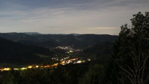Dieses Bild zeigt eine Webcam-Aufnahme vom Achertal, aufgenommen am Donnerstag, den 24.09.2026 um 22:30 Uhr. Die Temperatur betrug 11.8°C.