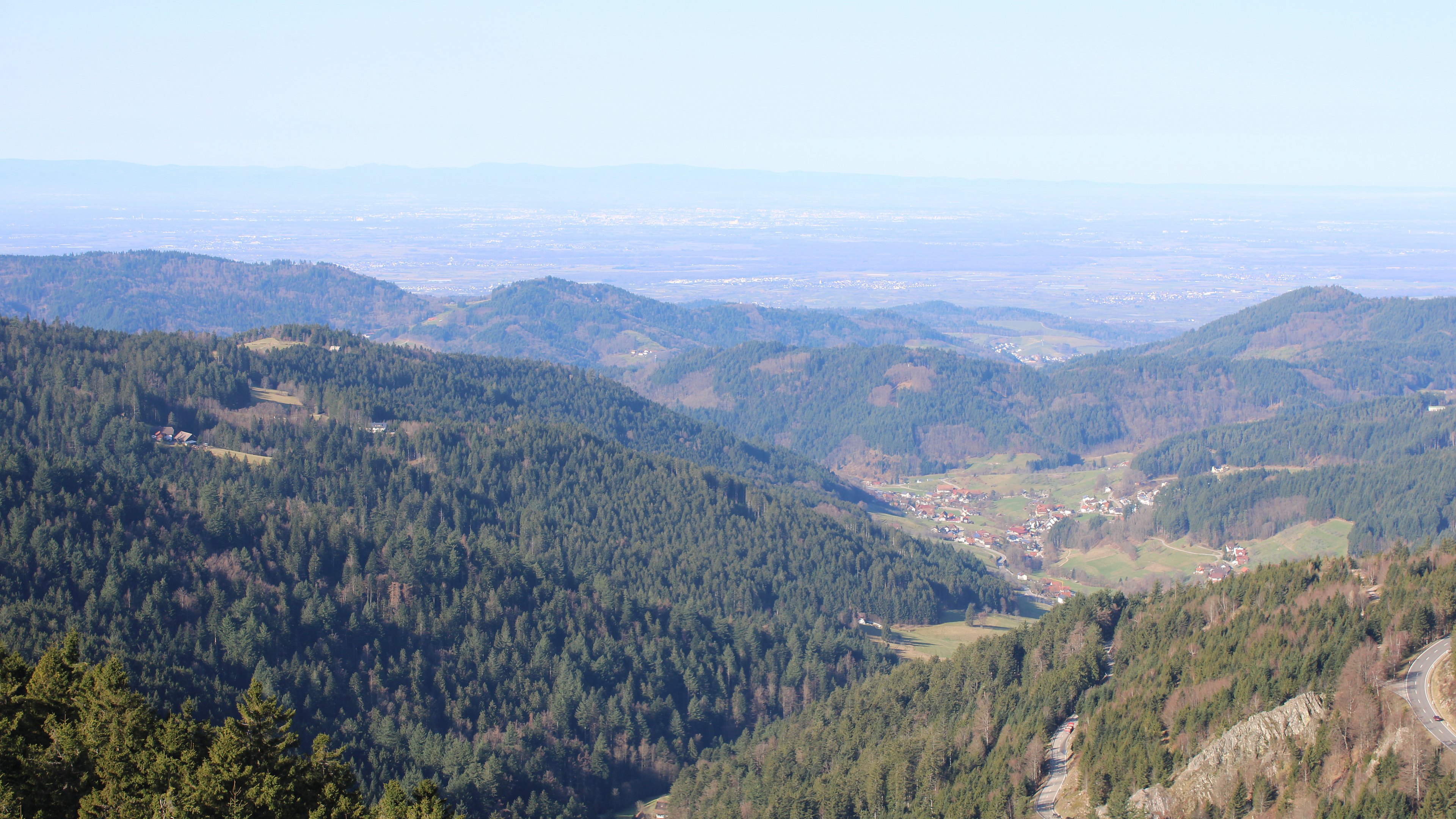 Dieses Bild zeigt eine Webcam-Aufnahme vom Achertal, aufgenommen am Freitag, den 27.02.2026 um 10:30 Uhr. Die Temperatur betrug 13.2°C.