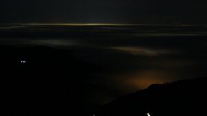 Dieses Bild zeigt eine Webcam-Aufnahme vom Achertal, aufgenommen am Montag, den 22.12.2025 um 23:30 Uhr. Die Temperatur betrug 5.2°C.