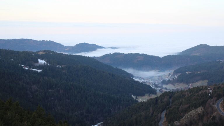 Dieses Bild zeigt eine Webcam-Aufnahme vom Achertal, aufgenommen am Donnerstag, den 22.01.2026 um 08:40 Uhr. Die Temperatur betrug 4.9°C.