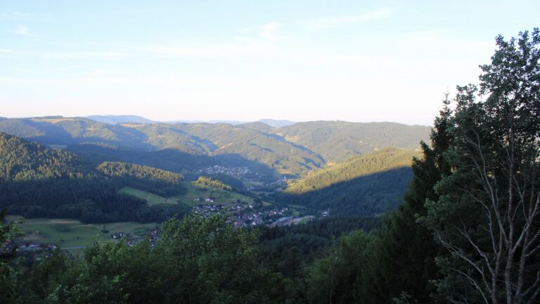 Dieses Bild zeigt eine Webcam-Aufnahme vom Achertal, aufgenommen am Montag, den 13.07.2026 um 06:40 Uhr. Die Temperatur betrug 21°C.