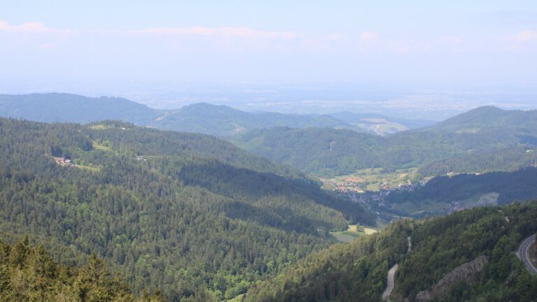 Dieses Bild zeigt eine Webcam-Aufnahme vom Achertal, aufgenommen am Samstag, den 17.05.2025 um 11:40 Uhr. Die Temperatur betrug 10.6°C.
