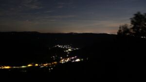 Dieses Bild zeigt eine Webcam-Aufnahme vom Achertal, aufgenommen am Freitag, den 25.09.2026 um 05:30 Uhr. Die Temperatur betrug 10.3°C.