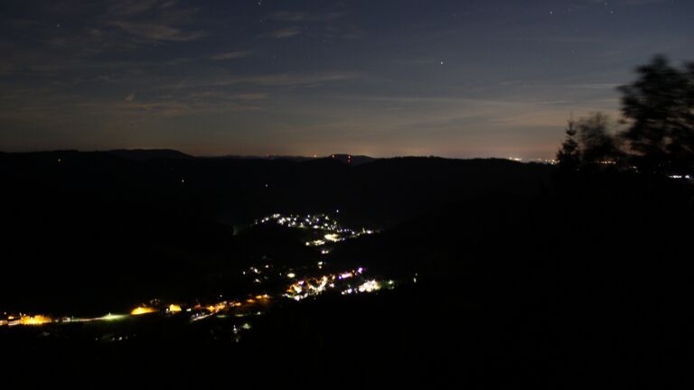 Dieses Bild zeigt eine Webcam-Aufnahme vom Achertal, aufgenommen am Freitag, den 25.09.2026 um 05:30 Uhr. Die Temperatur betrug 10.3°C.