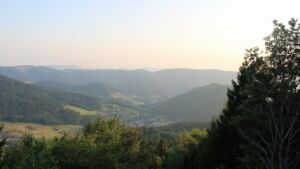 Dieses Bild zeigt eine Webcam-Aufnahme vom Achertal, aufgenommen am Donnerstag, den 30.07.2026 um 20:10 Uhr. Die Temperatur betrug 27.2°C.