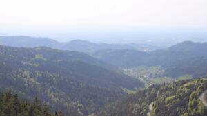 Dieses Bild zeigt eine Webcam-Aufnahme vom Achertal, aufgenommen am Montag, den 27.04.2026 um 17:30 Uhr. Die Temperatur betrug 15.4°C.