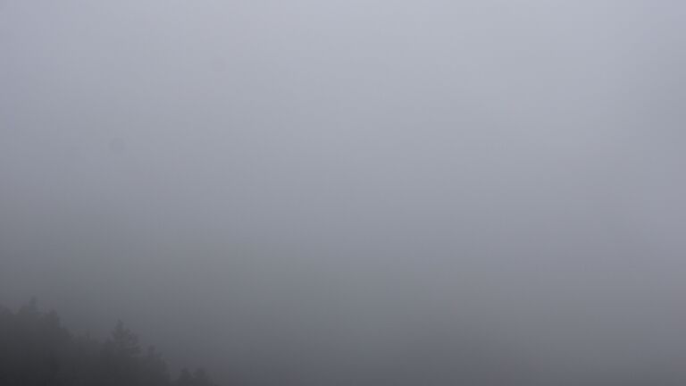 Dieses Bild zeigt eine Webcam-Aufnahme vom Achertal, aufgenommen am Sonntag, den 30.11.2025 um 13:30 Uhr. Die Temperatur betrug 2.7°C.