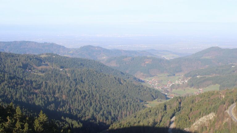 Dieses Bild zeigt eine Webcam-Aufnahme vom Achertal, aufgenommen am Freitag, den 13.03.2026 um 08:30 Uhr. Die Temperatur betrug 2°C.