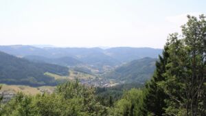 Dieses Bild zeigt eine Webcam-Aufnahme vom Achertal, aufgenommen am Dienstag, den 04.08.2026 um 14:40 Uhr. Die Temperatur betrug 35.2°C.