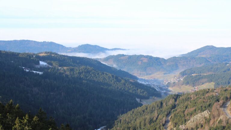 Dieses Bild zeigt eine Webcam-Aufnahme vom Achertal, aufgenommen am Donnerstag, den 22.01.2026 um 10:40 Uhr. Die Temperatur betrug 6.4°C.