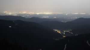 Dieses Bild zeigt eine Webcam-Aufnahme vom Achertal, aufgenommen am Samstag, den 28.02.2026 um 04:00 Uhr. Die Temperatur betrug 8°C.