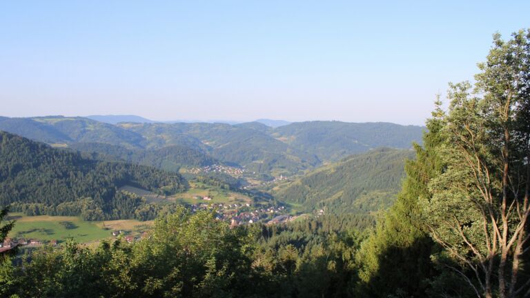 Dieses Bild zeigt eine Webcam-Aufnahme vom Achertal, aufgenommen am Montag, den 22.06.2026 um 07:20 Uhr. Die Temperatur betrug 25.6°C.