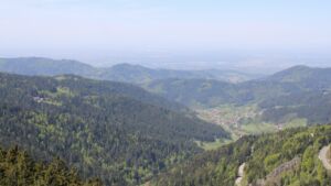 Dieses Bild zeigt eine Webcam-Aufnahme vom Achertal, aufgenommen am Mittwoch, den 29.04.2026 um 12:50 Uhr. Die Temperatur betrug 12.5°C.