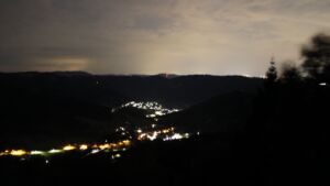 Dieses Bild zeigt eine Webcam-Aufnahme vom Achertal, aufgenommen am Dienstag, den 25.08.2026 um 02:30 Uhr. Die Temperatur betrug 16.4°C.