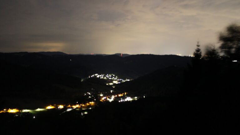 Dieses Bild zeigt eine Webcam-Aufnahme vom Achertal, aufgenommen am Dienstag, den 25.08.2026 um 02:30 Uhr. Die Temperatur betrug 16.4°C.