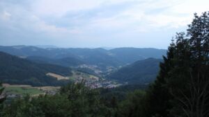Dieses Bild zeigt eine Webcam-Aufnahme vom Achertal, aufgenommen am Dienstag, den 30.06.2026 um 21:50 Uhr. Die Temperatur betrug 22.2°C.