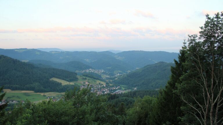 Dieses Bild zeigt eine Webcam-Aufnahme vom Achertal, aufgenommen am Donnerstag, den 02.07.2026 um 05:50 Uhr. Die Temperatur betrug 16.3°C.
