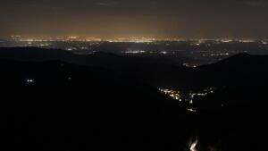 Dieses Bild zeigt eine Webcam-Aufnahme vom Achertal, aufgenommen am Samstag, den 21.03.2026 um 05:00 Uhr. Die Temperatur betrug 4.4°C.