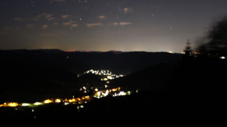Dieses Bild zeigt eine Webcam-Aufnahme vom Achertal, aufgenommen am Montag, den 13.07.2026 um 03:20 Uhr. Die Temperatur betrug 21.6°C.
