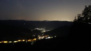 Dieses Bild zeigt eine Webcam-Aufnahme vom Achertal, aufgenommen am Sonntag, den 21.06.2026 um 03:20 Uhr. Die Temperatur betrug 23.8°C.