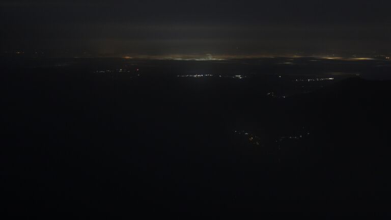 Dieses Bild zeigt eine Webcam-Aufnahme vom Achertal, aufgenommen am Sonntag, den 28.09.2025 um 05:50 Uhr. Die Temperatur betrug 6.1°C.