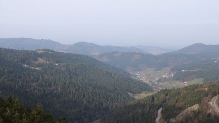 Dieses Bild zeigt eine Webcam-Aufnahme vom Achertal, aufgenommen am Samstag, den 07.03.2026 um 08:30 Uhr. Die Temperatur betrug 8.8°C.