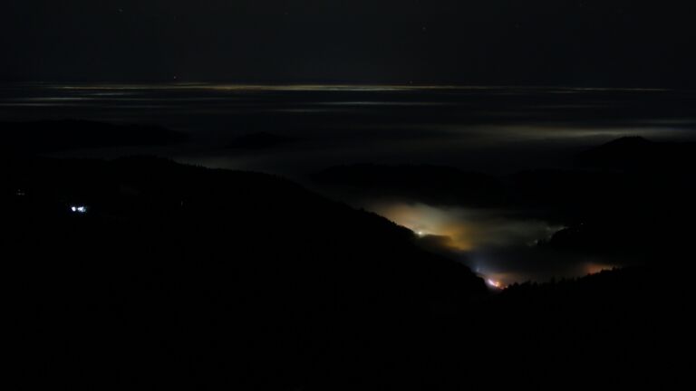 Dieses Bild zeigt eine Webcam-Aufnahme vom Achertal, aufgenommen am Dienstag, den 20.01.2026 um 03:40 Uhr. Die Temperatur betrug 9.1°C.