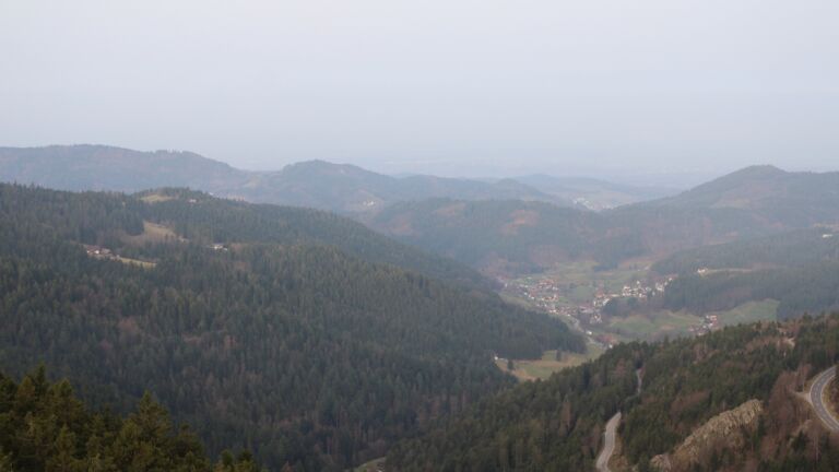 Dieses Bild zeigt eine Webcam-Aufnahme vom Achertal, aufgenommen am Samstag, den 07.03.2026 um 07:50 Uhr. Die Temperatur betrug 9.3°C.