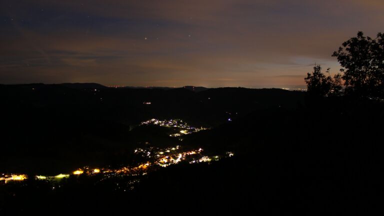 Dieses Bild zeigt eine Webcam-Aufnahme vom Achertal, aufgenommen am Samstag, den 12.09.2026 um 21:00 Uhr. Die Temperatur betrug 18.2°C.