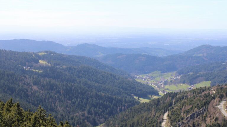 Dieses Bild zeigt eine Webcam-Aufnahme vom Achertal, aufgenommen am Montag, den 06.04.2026 um 15:40 Uhr. Die Temperatur betrug 11.1°C.