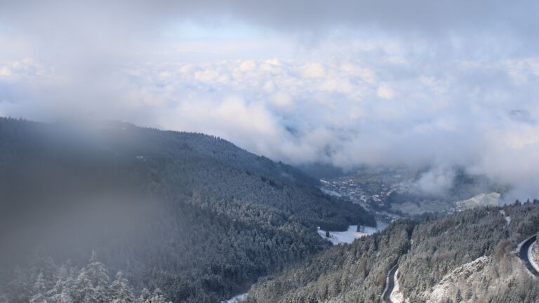 Dieses Bild zeigt eine Webcam-Aufnahme vom Achertal, aufgenommen am Freitag, den 21.11.2025 um 11:20 Uhr. Die Temperatur betrug -4.5°C.