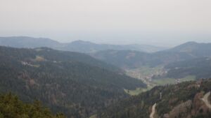 Dieses Bild zeigt eine Webcam-Aufnahme vom Achertal, aufgenommen am Samstag, den 11.04.2026 um 18:00 Uhr. Die Temperatur betrug 13.6°C.