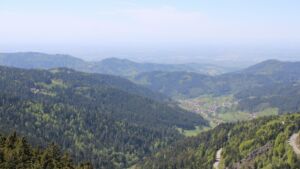 Dieses Bild zeigt eine Webcam-Aufnahme vom Achertal, aufgenommen am Mittwoch, den 29.04.2026 um 14:00 Uhr. Die Temperatur betrug 12.9°C.