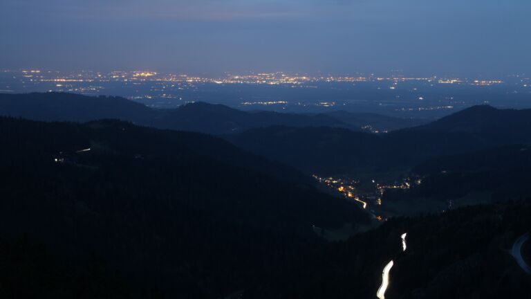 Dieses Bild zeigt eine Webcam-Aufnahme vom Achertal, aufgenommen am Samstag, den 11.04.2026 um 20:50 Uhr. Die Temperatur betrug 10.8°C.