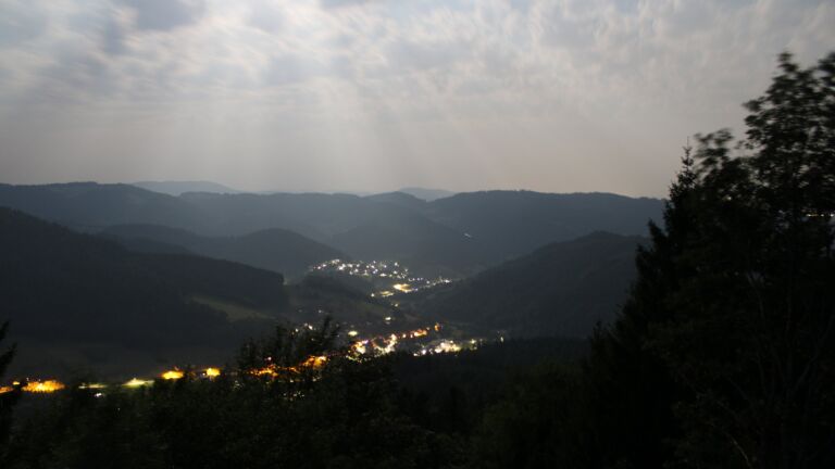 Dieses Bild zeigt eine Webcam-Aufnahme vom Achertal, aufgenommen am Freitag, den 31.07.2026 um 04:30 Uhr. Die Temperatur betrug 24.8°C.