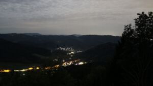 Dieses Bild zeigt eine Webcam-Aufnahme vom Achertal, aufgenommen am Mittwoch, den 30.09.2026 um 05:30 Uhr. Die Temperatur betrug 20.3°C.