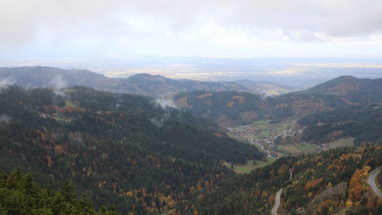 Dieses Bild zeigt eine Webcam-Aufnahme vom Achertal, aufgenommen am Freitag, den 24.10.2025 um 10:40 Uhr. Die Temperatur betrug 1°C.