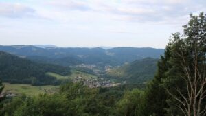Dieses Bild zeigt eine Webcam-Aufnahme vom Achertal, aufgenommen am Donnerstag, den 23.07.2026 um 07:10 Uhr. Die Temperatur betrug 12.1°C.