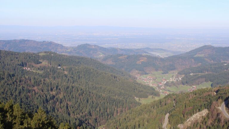 Dieses Bild zeigt eine Webcam-Aufnahme vom Achertal, aufgenommen am Donnerstag, den 09.04.2026 um 08:50 Uhr. Die Temperatur betrug 14.1°C.