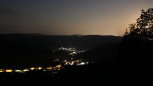 Dieses Bild zeigt eine Webcam-Aufnahme vom Achertal, aufgenommen am Mittwoch, den 27.05.2026 um 03:00 Uhr. Die Temperatur betrug 22.2°C.