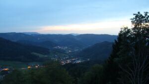Dieses Bild zeigt eine Webcam-Aufnahme vom Achertal, aufgenommen am Montag, den 28.09.2026 um 19:40 Uhr. Die Temperatur betrug 23.4°C.