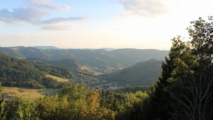 Dieses Bild zeigt eine Webcam-Aufnahme vom Achertal, aufgenommen am Samstag, den 22.08.2026 um 19:40 Uhr. Die Temperatur betrug 17.9°C.