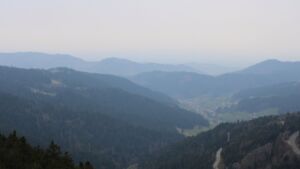 Dieses Bild zeigt eine Webcam-Aufnahme vom Achertal, aufgenommen am Samstag, den 21.03.2026 um 12:10 Uhr. Die Temperatur betrug 4.9°C.