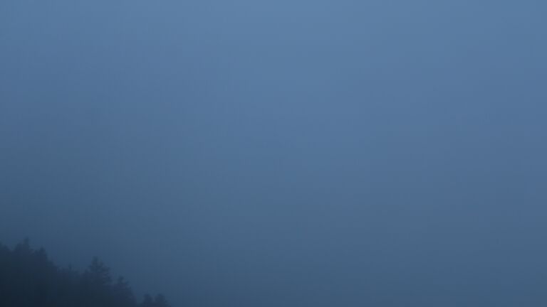 Dieses Bild zeigt eine Webcam-Aufnahme vom Achertal, aufgenommen am Freitag, den 24.10.2025 um 07:30 Uhr. Die Temperatur betrug 0.6°C.